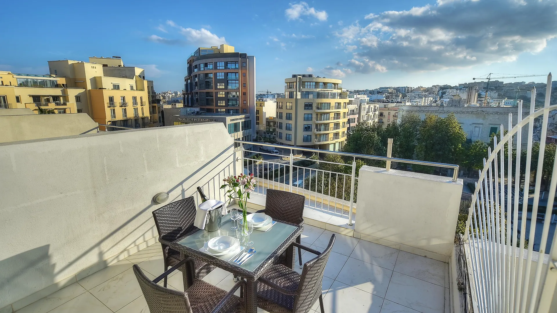 Apart Otel Onyx Apartments Saint Julian's