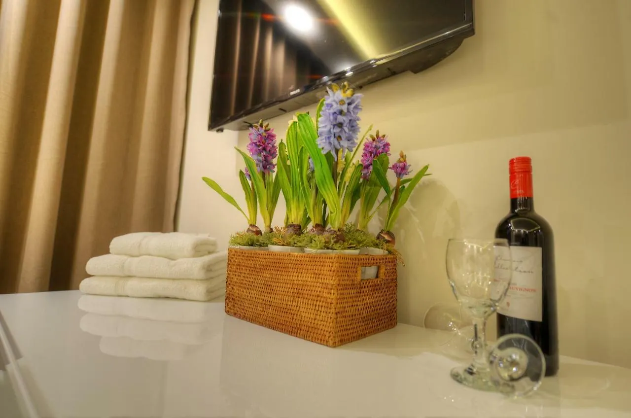 Onyx Apartments Saint Julian's 3*,